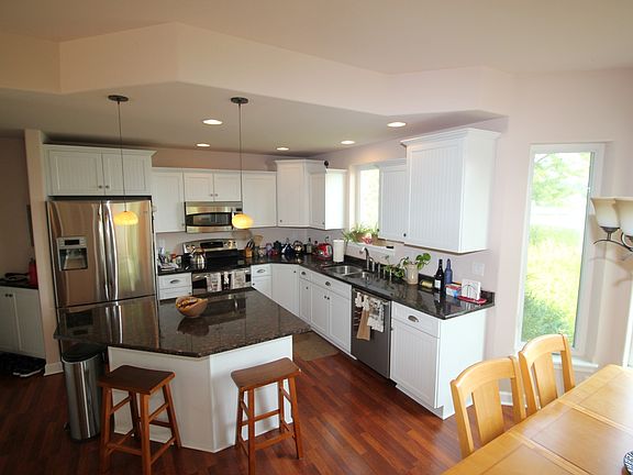 Granite & SS Appliances