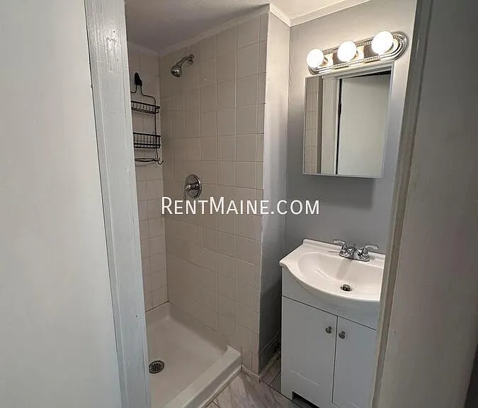 32 Cottage St #3 — Photo 5