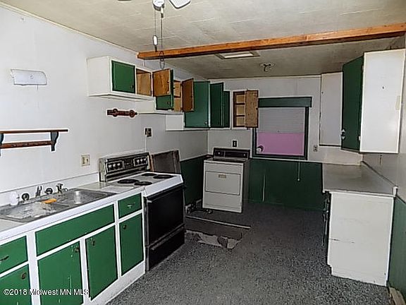 2nd image of 213 Broadway