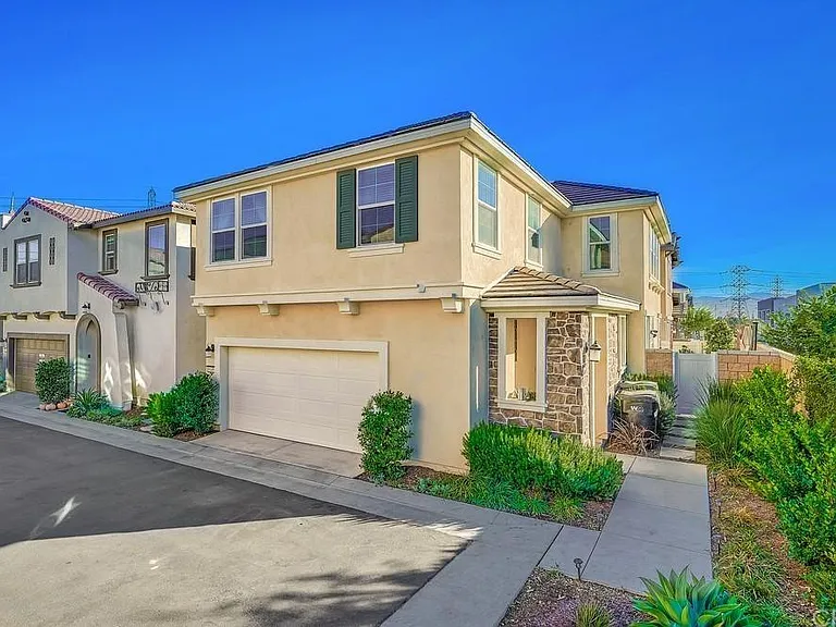 6049 Sendero Ave — Photo 1