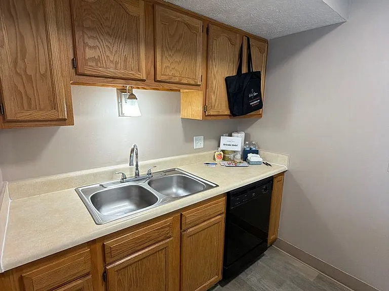 Southdale Square Apartments — Photo 121