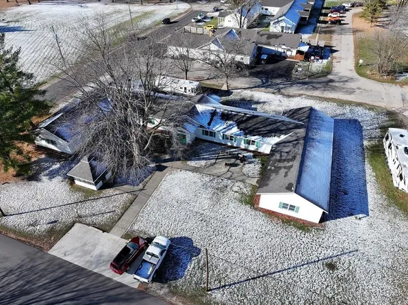 E11062 Center Rd, North Freedom, WI 53951