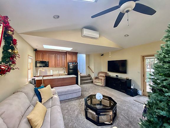 2nd image of 19 Shoredale Dr