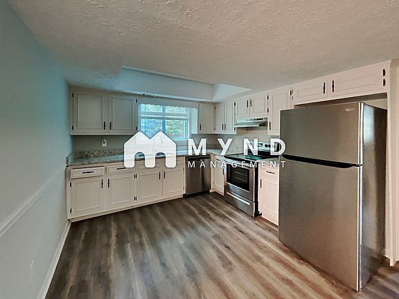 3rd image of 1084 Ironwood Dr