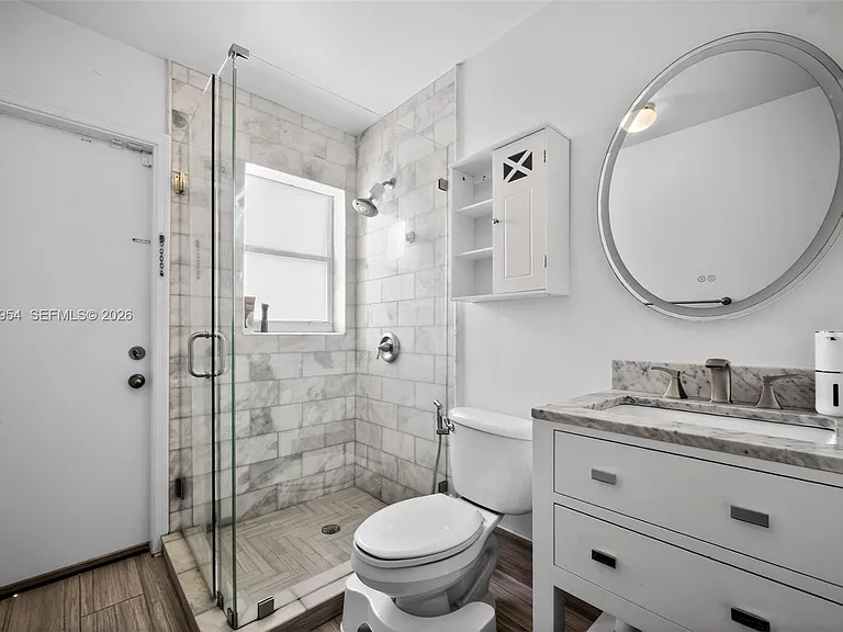 685 SW 198th Ter — Photo 23