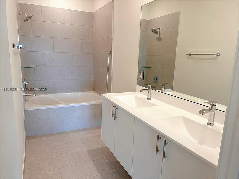 8001 NW 41st St #409 — Photo 7