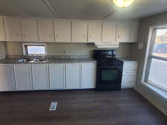 3rd image of 226 SE 55th St Lot 12