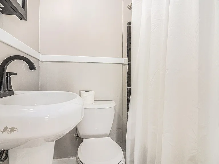 250 Paris Ave SE #3 — Photo 7