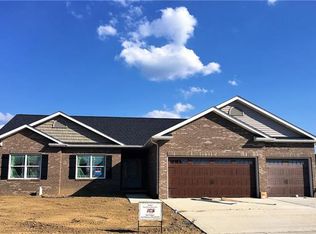 925 Stone Briar Dr, O Fallon, IL 62269