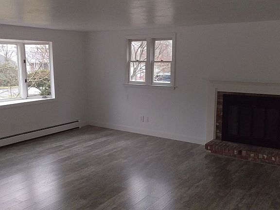 living room w fire place