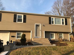 209 Bay View Ave, Bristol, RI 02809
