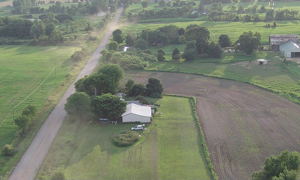 2nd image of 7950 Brunswick Rd