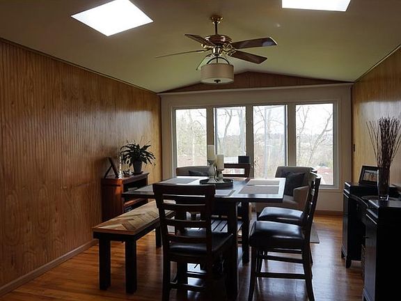 4th image of 44 Woodridge Dr