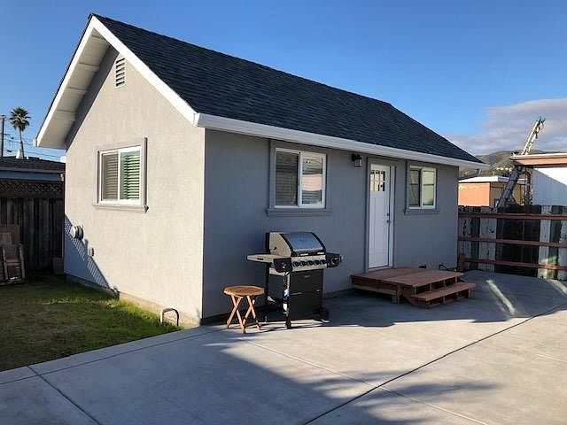 1st image of 136 Fir Ave