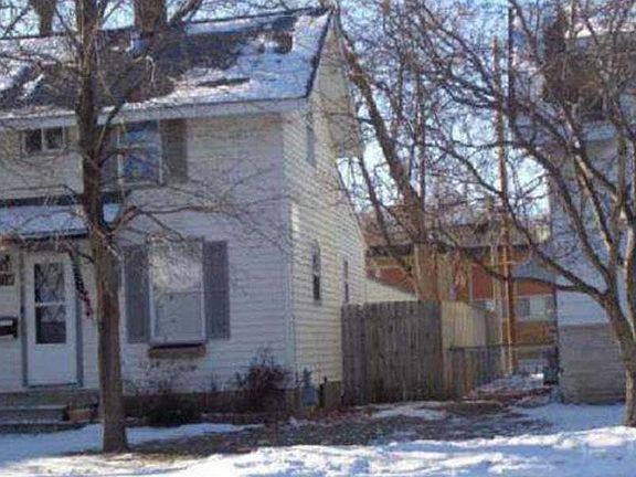 3rd image of 716 5th Ave S