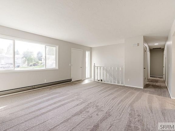5th image of 827 Buckboard Ct