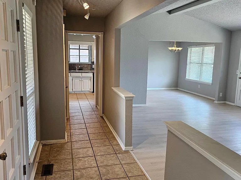 1029 Hunters Glen Cir — Photo 5