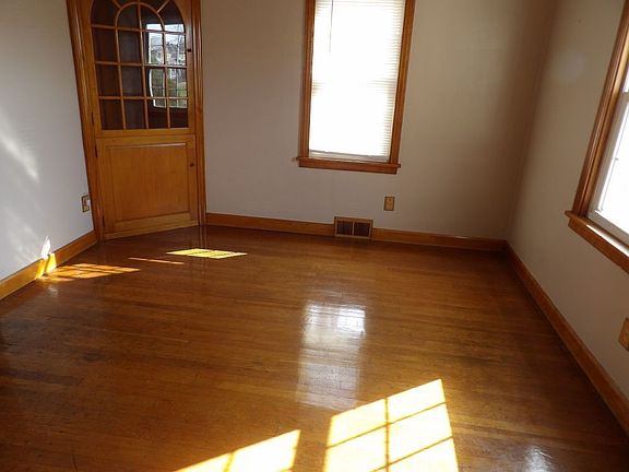 2nd image of 779 Highland Rd