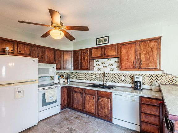 3rd image of 2522 Crescent Dr
