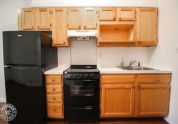 2nd image of 23 Park St APT 4