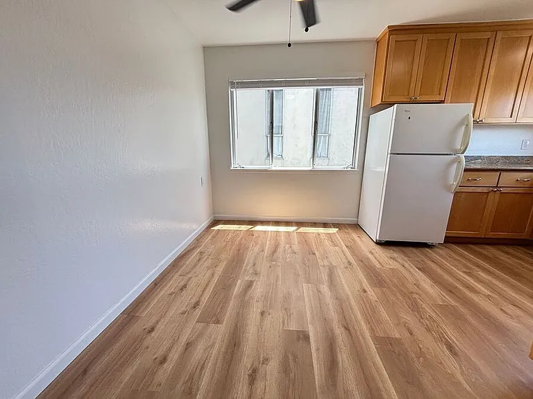 210 Athol Ave #10 — Photo 4