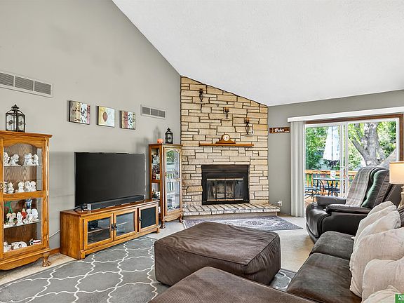 5th image of 2612 Ponderosa Dr