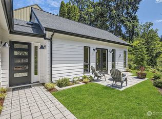 3815 SW Barton St, Seattle, WA 98126