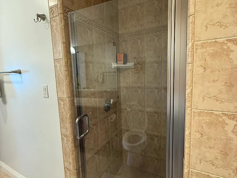 10130 Commerce Ave #7 — Photo 12