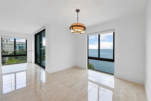 1600 S Bayshore Ln #6A — Photo 11