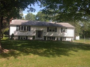 42 Glenwood Dr, Windsor, CT 06095