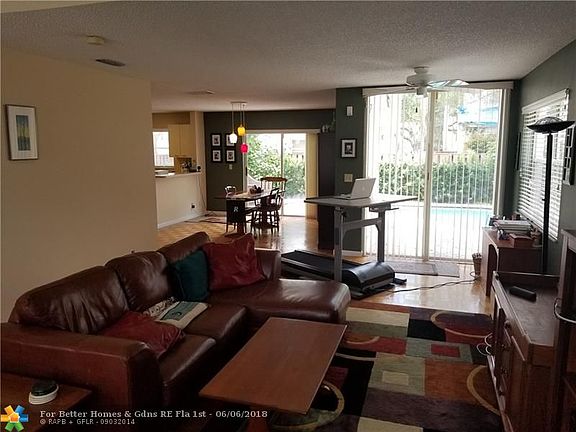 5th image of 10911 NW 12th Pl