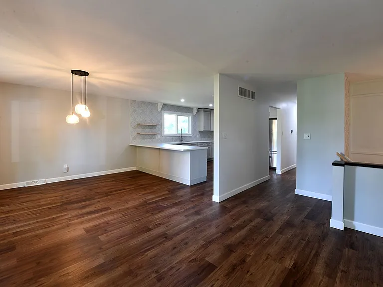 2706 Christy Ave — Photo 4