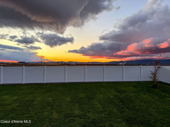 11289 N Simmons Ln, Rathdrum, ID 83858