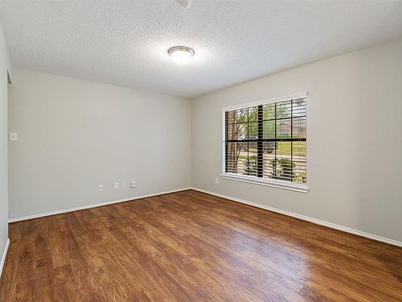5th image of 1216 Crabtree Ct