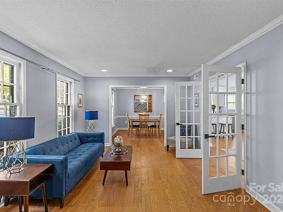 5th image of 5215 Macandrew Dr