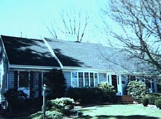 318 Collingwood Ave, Fairfield, CT 06432