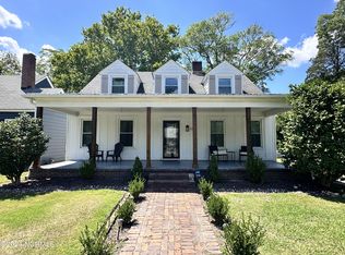 1124 N Bonner St, Washington, NC 27889