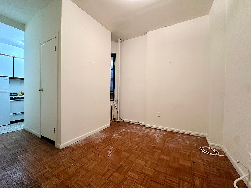 2nd image of 426 E 66th St APT 4RE