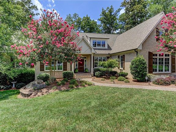 2nd image of 5806 Harriet Ct