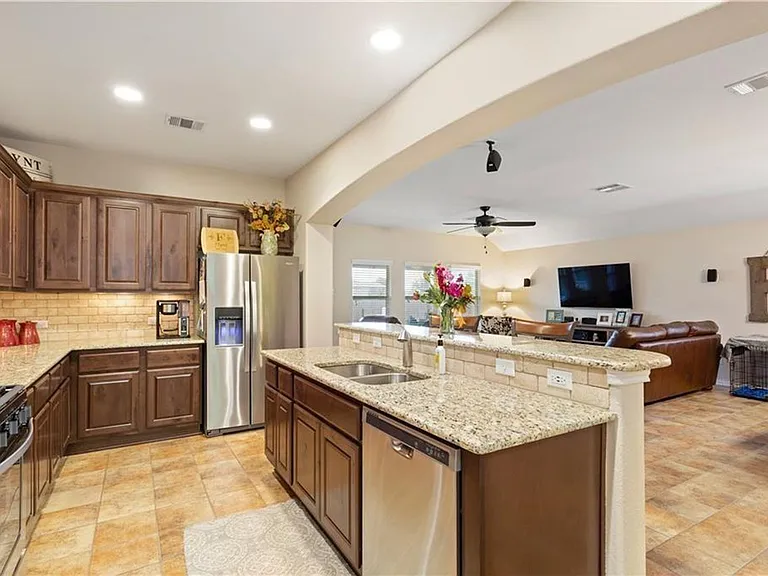 3716 Anchor Bay Dr — Photo 4