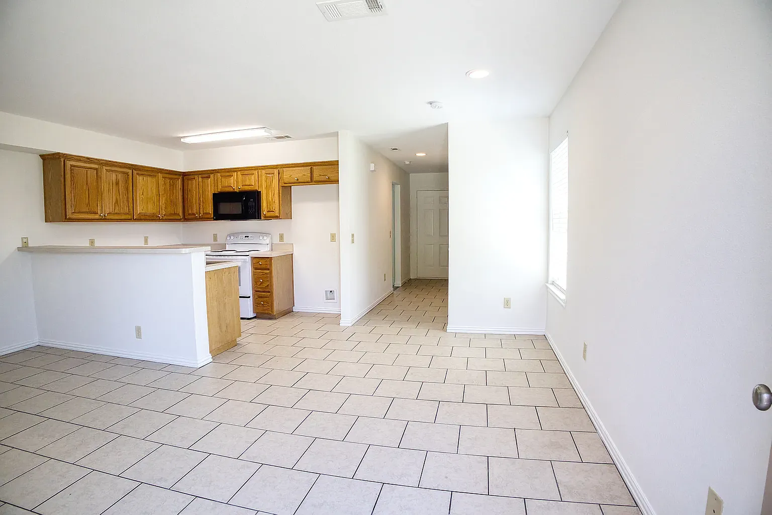 1728 S. Waco Street — Photo 1