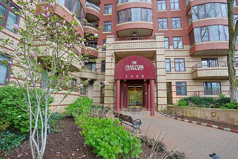 Building Photo - 2400 Clarendon Blvd #205