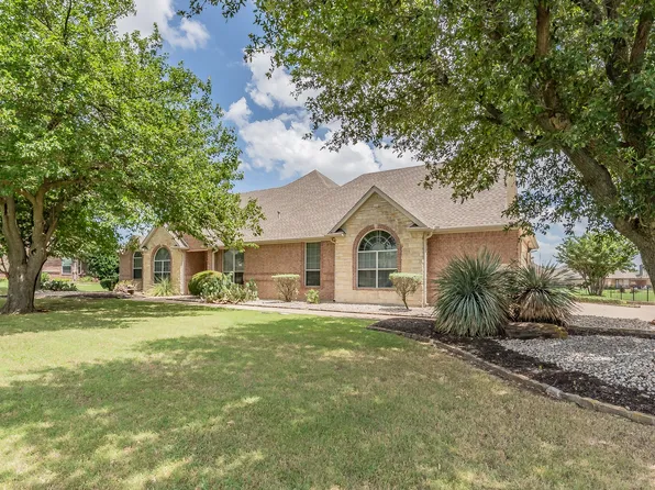 1049 Van Zandt Ct, Haslet, TX 76052
