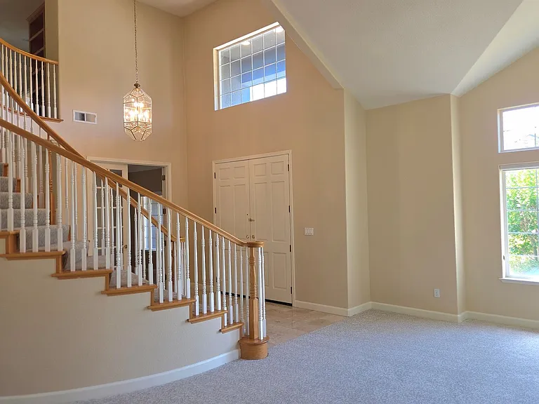 206 Murcia Ct — Photo 6