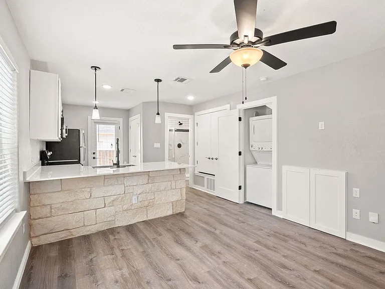 20 Tate Lane — Photo 10