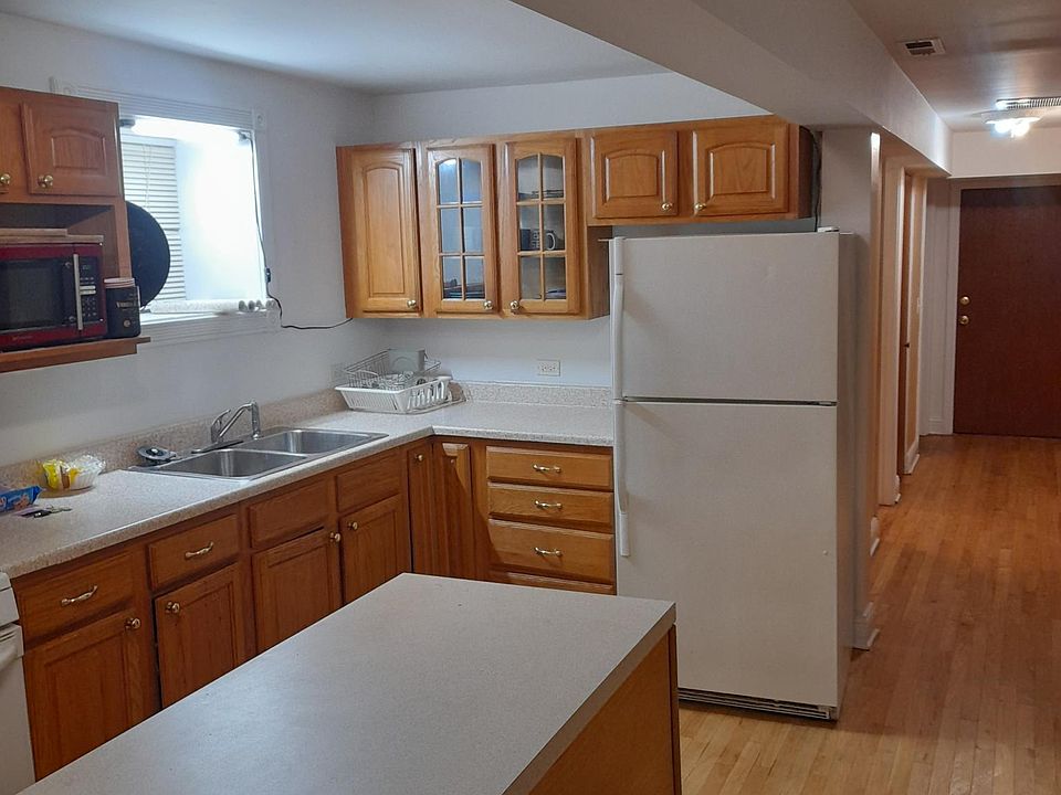 1st image of 1821 W Evergreen Ave APT 1