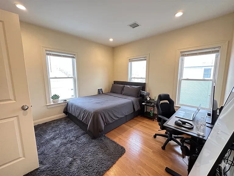 50 Carleton St #50 — Photo 8