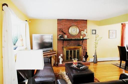 4th image of 76 Town Hill St