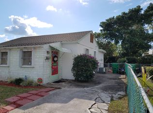 641 W 3rd St, Riviera Beach, FL 33404
