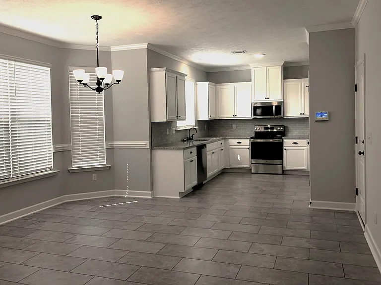 1052 Mulford Loop — Photo 7
